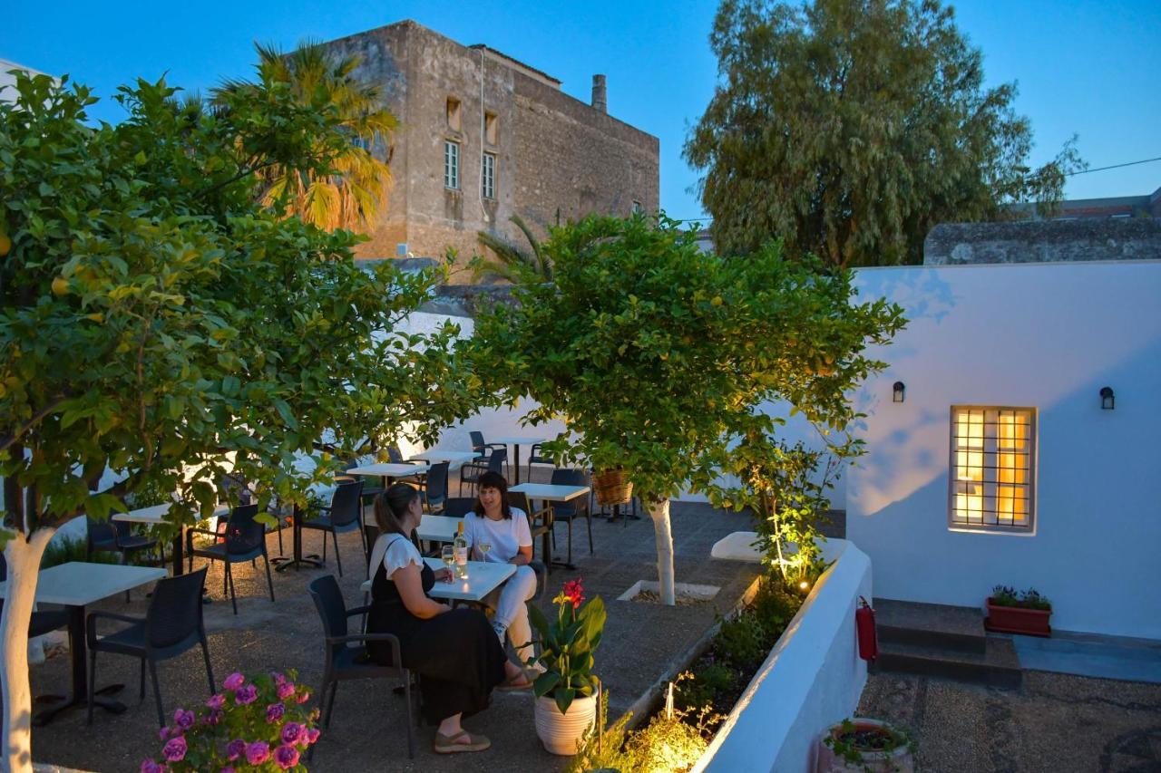 Mansion Dasi Bed & Breakfast Spetses Town Exterior photo