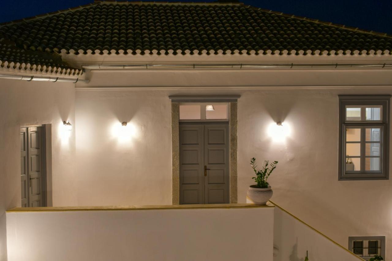 Mansion Dasi Bed & Breakfast Spetses Town Exterior photo